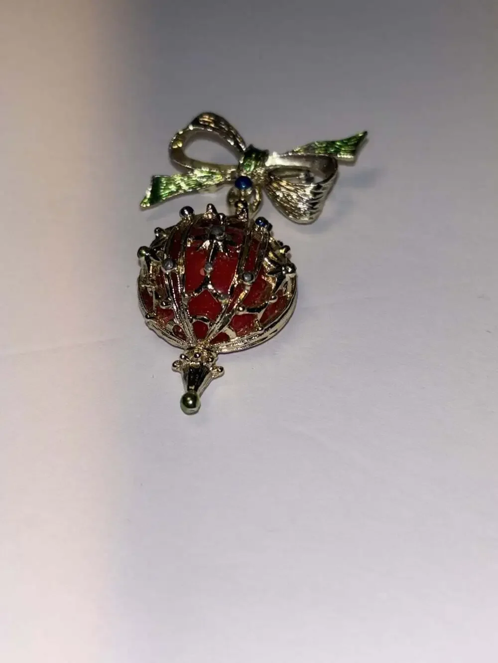 Vintage Christmas Bulb Ornament Brooch Pin Gold Tone Red Enamel Green Bow